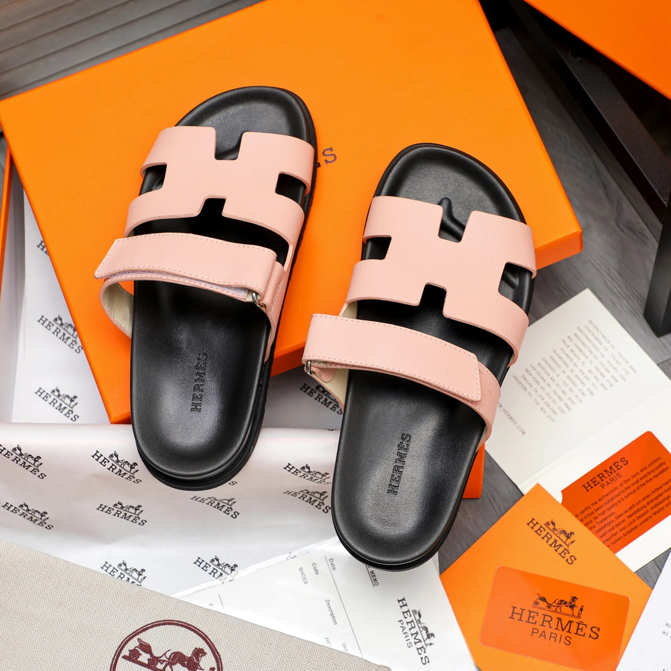 Men's shoes 💰340 Product trademark: Hermes "Hermes" Couple's slippers Regular size: 36-46 Product material: Selected vertical grain cowhide upper, microfiber lining, original outsole